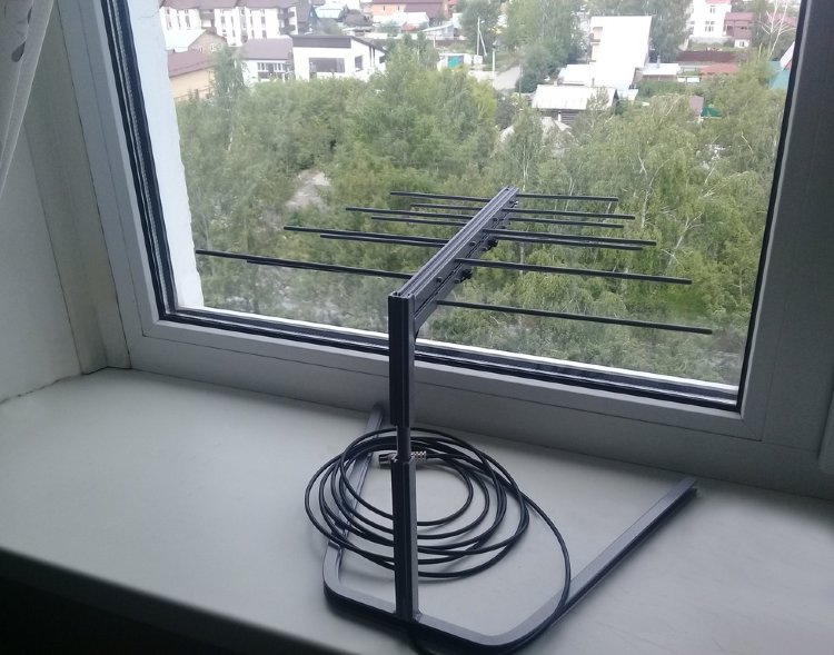 Антенна ДМВ ALT-108-H(-1/-2)